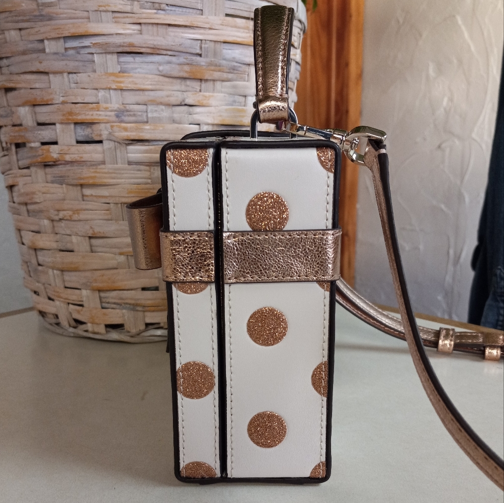 Kate Spade New York Crossbody Bag, Wrapping Party Gift Box. Parchment & Gold - Picture 9 of 12